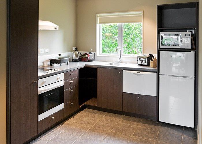 one-bedroom-full-kitchen
